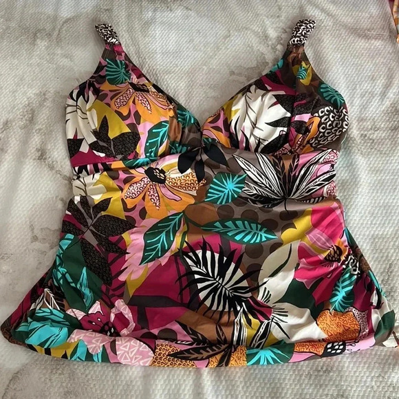 Bleu Rod Beattie V Neck Tankini Top Swimsuit - Picture 5 of 7